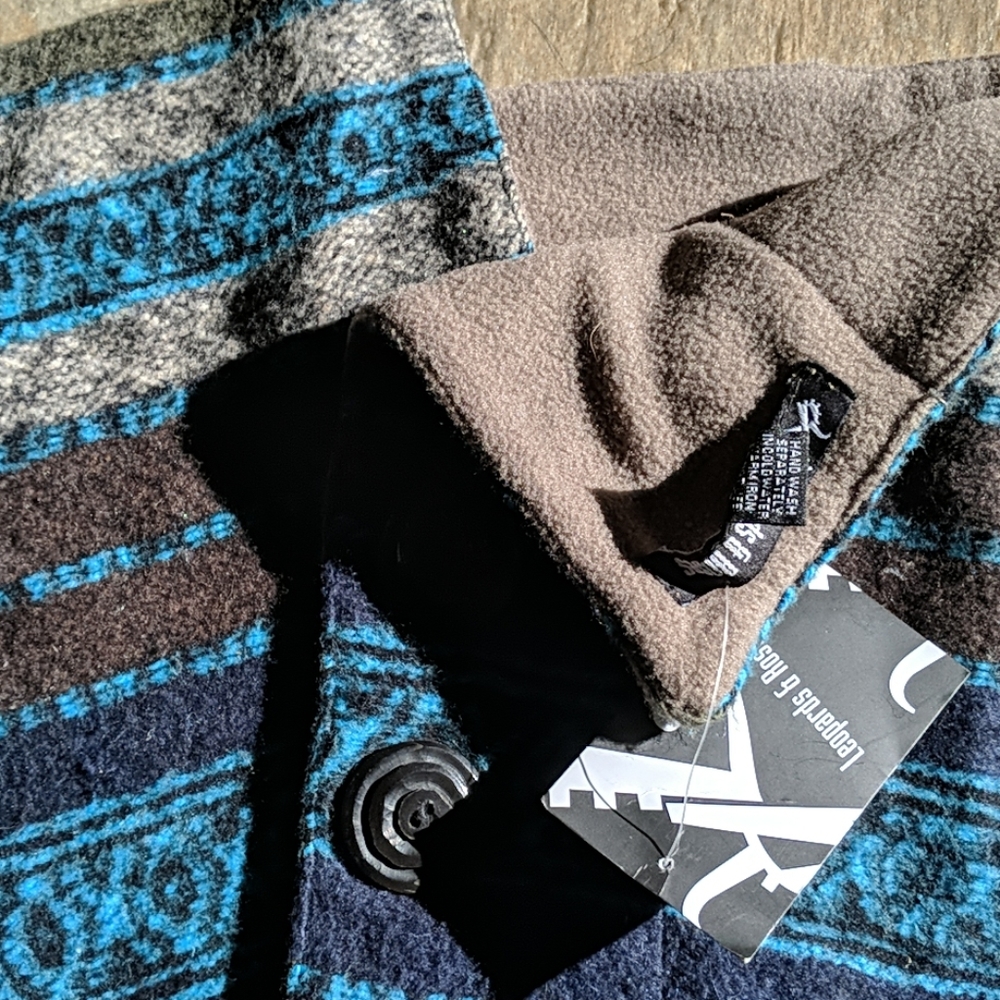 Button up scarf from Nepal nwt - Picture 5 of 5